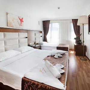 santa-pera.istanbul-turkeyhotels.com/